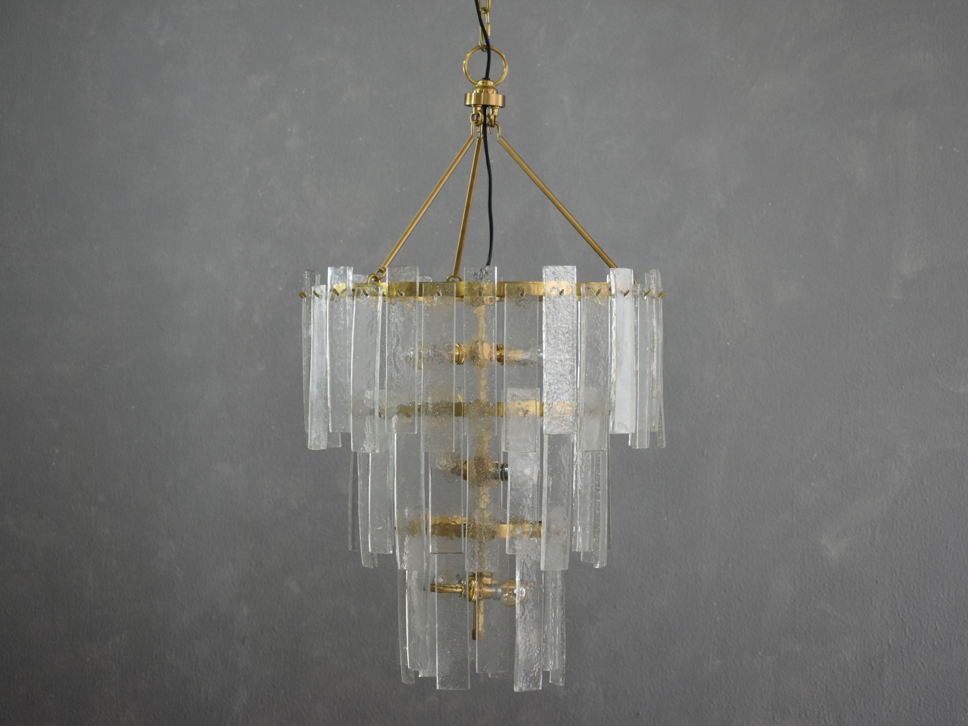 Vyrelli Chandelierr - Antique Brass