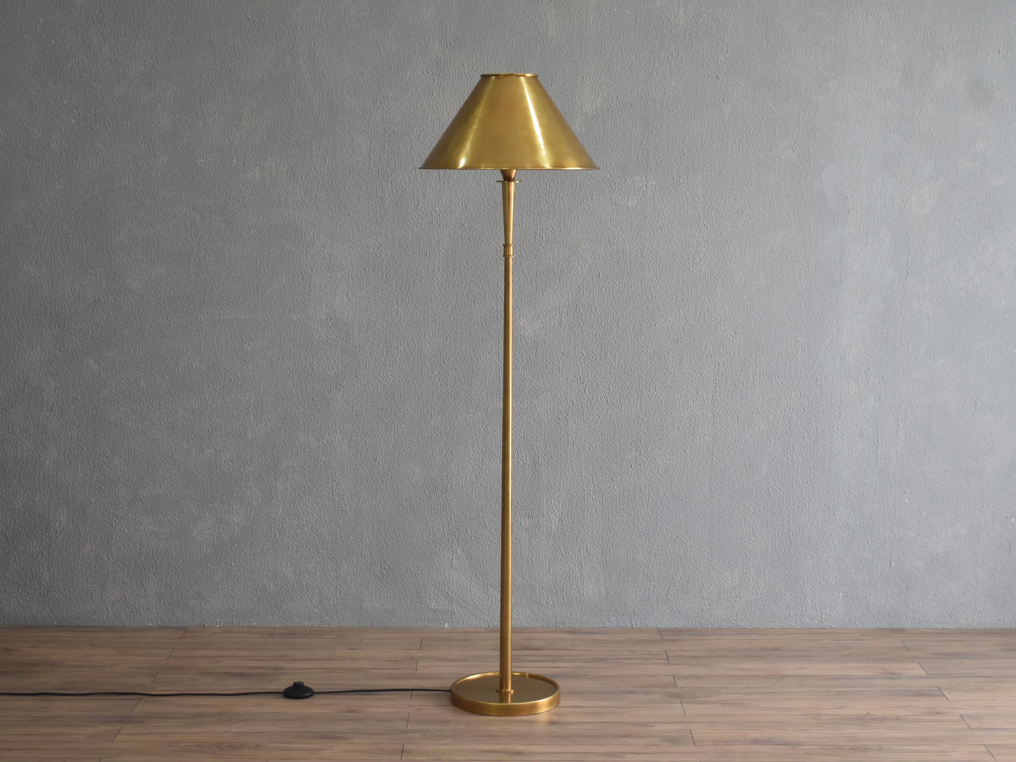 Tavr Floor Lamp - Brass